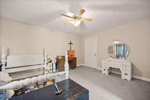 Bedroom - 1085 Moberly Bend Rd, Corbin, KY 40701 photo 10 of 10