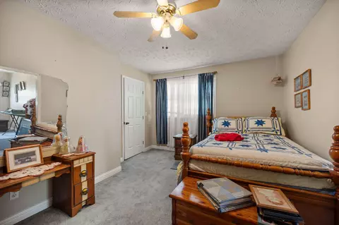 Bedroom - 1085 Moberly Bend Rd, Corbin, KY 40701 photo 6 of 10