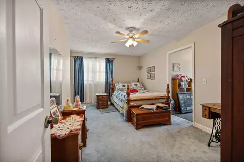 Bedroom - 1085 Moberly Bend Rd, Corbin, KY 40701 photo 5 of 10