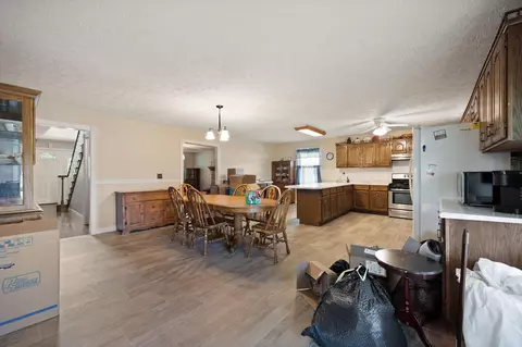 Dining - 1085 Moberly Bend Rd, Corbin, KY 40701 photo 2 of 3