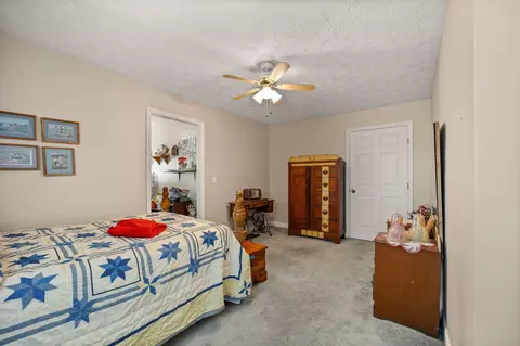 Bedroom - 1085 Moberly Bend Rd, Corbin, KY 40701 photo 7 of 10
