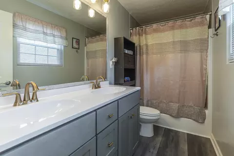 Bath - 140 Sidewinder Dr, Georgetown, KY 40324 photo 1 of 2