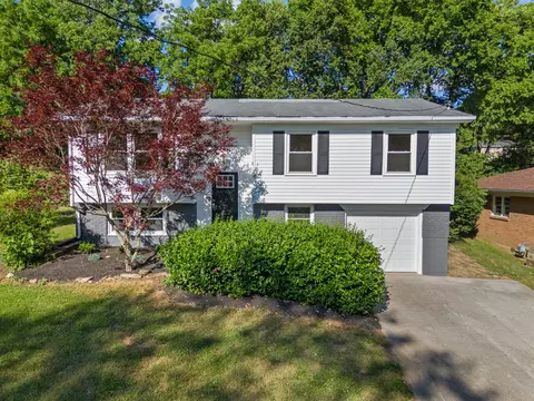 328 Senate Dr, Frankfort, KY 40601