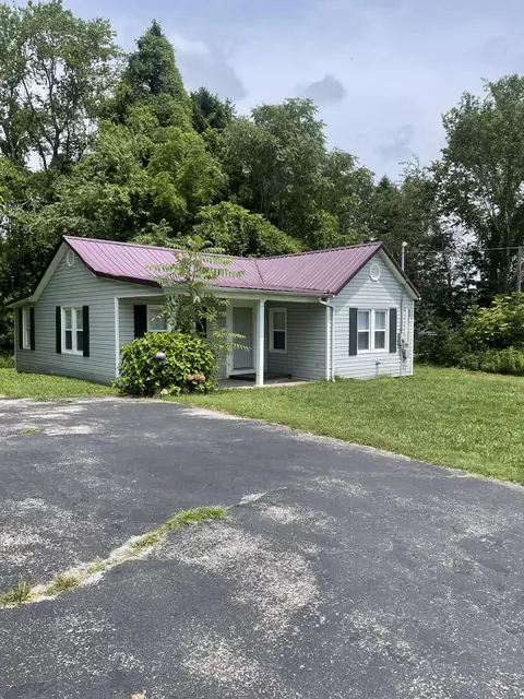 56 Kinnett Ave, Jamestown, KY 42629