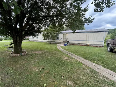 1213 Town Branch Rd, Jeffersonville, KY 40337