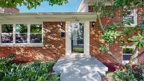 536 Hollyhill Dr, Lexington, KY 40503