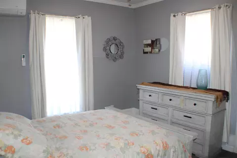 Bedroom - 1408 Exeter Ave, Middlesboro, KY 40965 photo 1 of 6