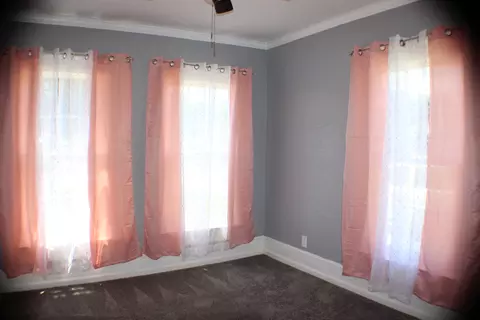 Bedroom - 1408 Exeter Ave, Middlesboro, KY 40965 photo 6 of 6