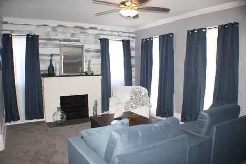 Living - 1408 Exeter Ave, Middlesboro, KY 40965 photo 2 of 2