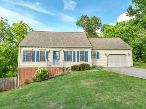 2592 Paint Lick Rd, Paint Lick, KY 40461