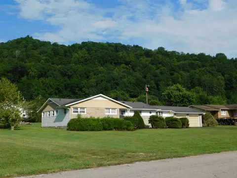 443 Skidmore Dr, Harlan, KY 40831