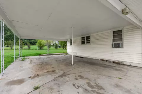Exterior - 1237 E College Ave, Stanton, KY 40380 photo 2 of 4