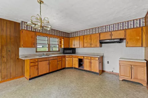 Kitchen - 1237 E College Ave, Stanton, KY 40380 photo 1 of 2