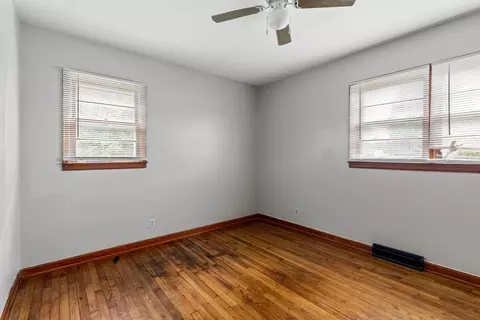 Bedroom - 1237 E College Ave, Stanton, KY 40380 photo 2 of 5