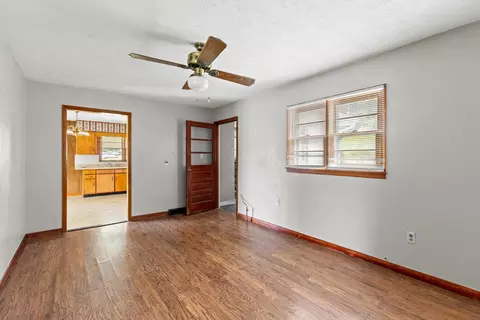 Living - 1237 E College Ave, Stanton, KY 40380 photo 3 of 4