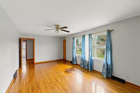 Living - 1237 E College Ave, Stanton, KY 40380 photo 1 of 4