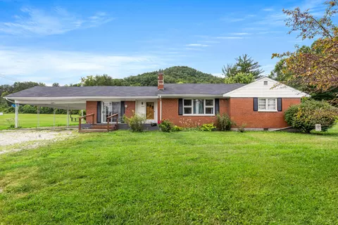 1237 E College Ave, Stanton, KY 40380