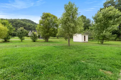 Exterior - 1237 E College Ave, Stanton, KY 40380 photo 3 of 4