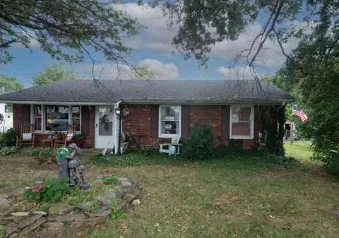 208 Mt Vernon Dr, Georgetown, KY 40324