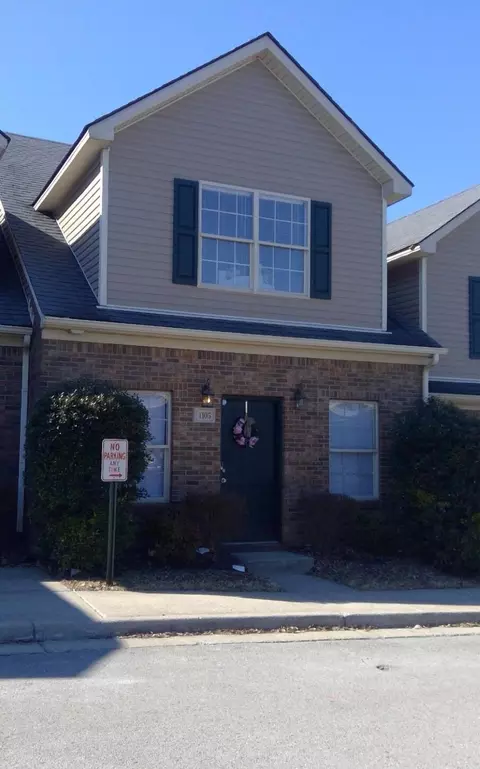 1103 Oatlands Park, Lexington, KY 40509