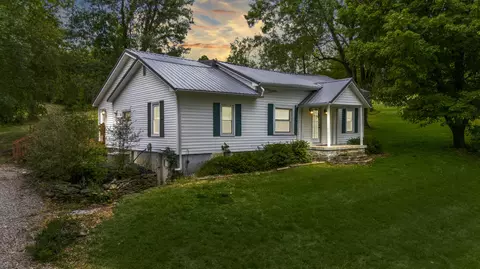 1305 Flanagan Station Rd, Winchester, KY 40391