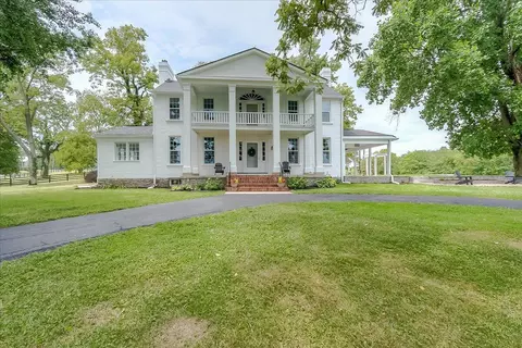 1990 Elkhorn Hills Ln, Frankfort, KY 40601