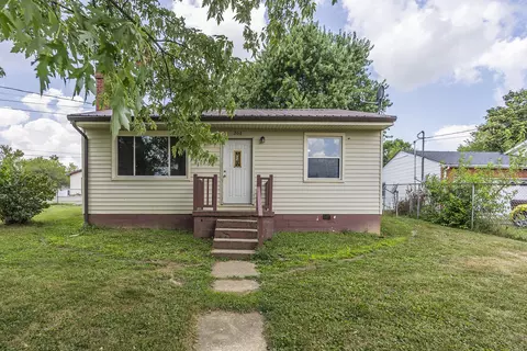 208 Locust Grove Rd, Winchester, KY 40391