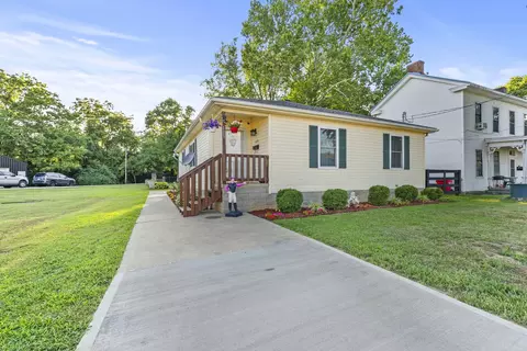 109 S Locust St, Cynthiana, KY 41031