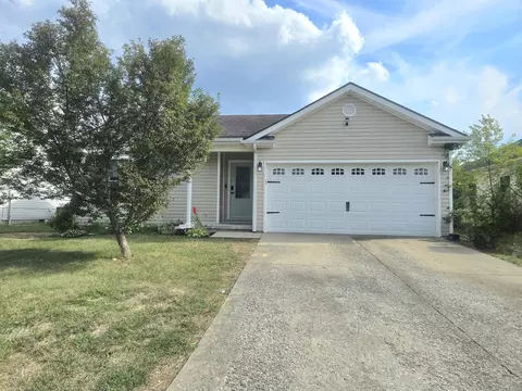 330 Village Dr, Berea, KY 40403