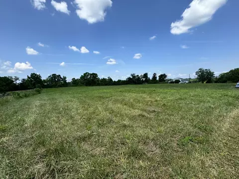 882 Richmond Rd, Berea, KY 40403