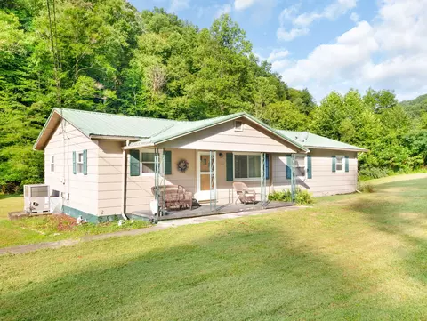 2823 Sycamore Rd, Pikeville, KY 41501