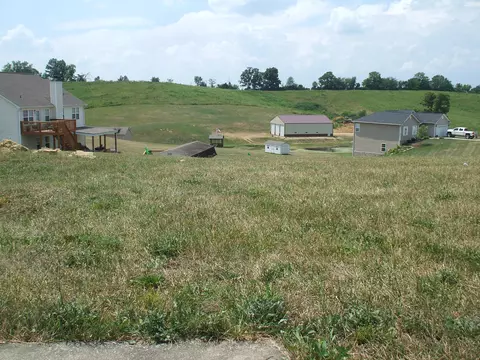 05 Thorntree Ln, Lawrenceburg, KY 40342