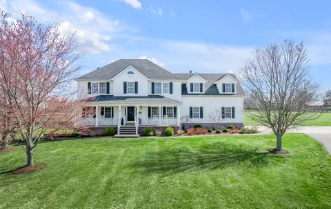 3056 Muir Station Rd, Lexington, KY 40516
