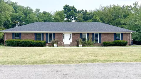 233 Mercer Ave, Harrodsburg, KY 40330