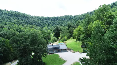 1270 Church House Hl, Irvine, KY 40336
