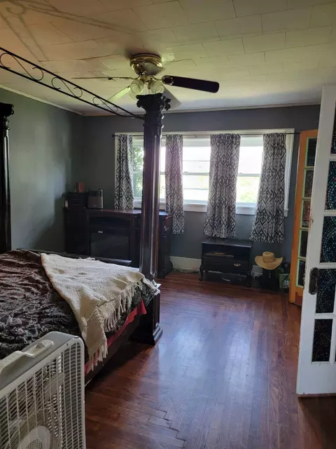 Bedroom - 159 E Walnut St, Mount Olivet, KY 41064 photo 3 of 8