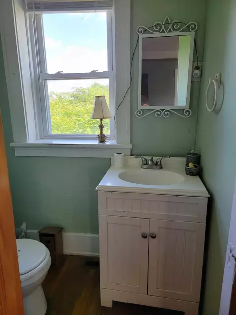 Bath - 159 E Walnut St, Mount Olivet, KY 41064 photo 2 of 5