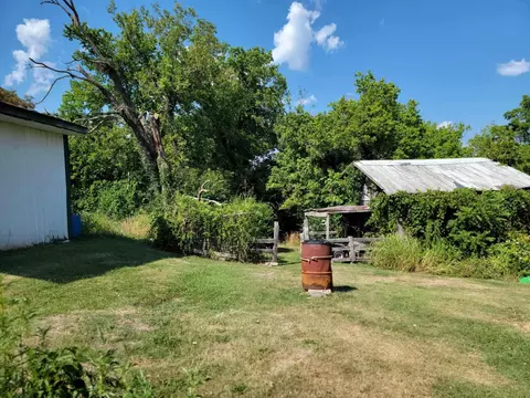 Exterior - 159 E Walnut St, Mount Olivet, KY 41064 photo 9 of 13