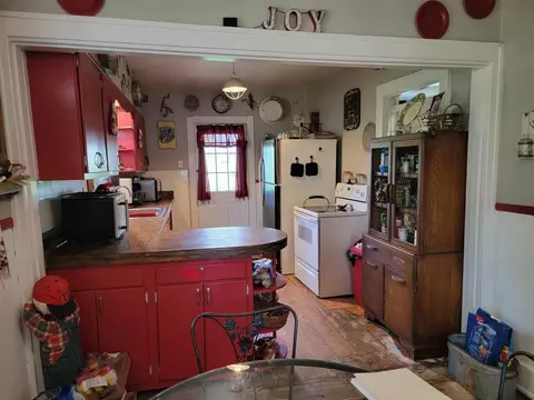 Kitchen - 159 E Walnut St, Mount Olivet, KY 41064 photo 2 of 4