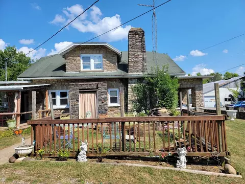 Exterior - 159 E Walnut St, Mount Olivet, KY 41064 photo 5 of 13