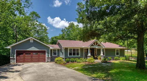 2901 Walnut Hill Rd, Lexington, KY 40515