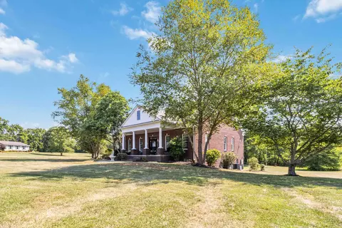 1016 Putter Pt, Lawrenceburg, KY 40342