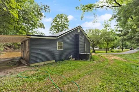 Exterior - 1018 W 4th St, Corbin, KY 40701 photo 6 of 7