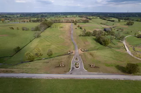 112 Lamplight Lndg, Nicholasville, KY 40356