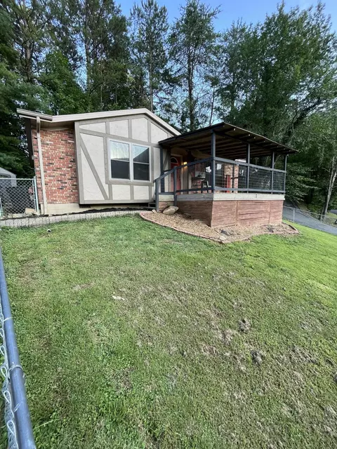 12 Abbey Ln, Middlesboro, KY 40965