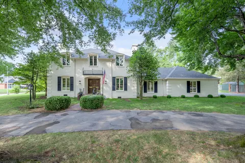 1944 Hart Rd, Lexington, KY 40502