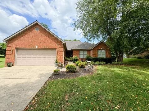 107 Volunteer Dr, Somerset, KY 42501