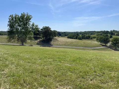 665 Creekside Farms Dr, Cynthiana, KY 41031