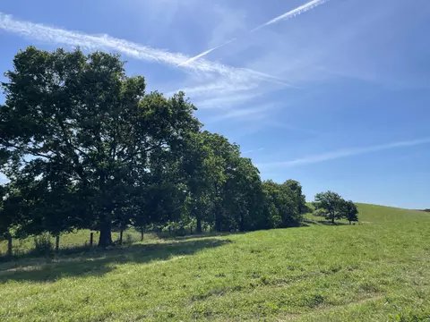 408 Creekside Farms Dr, Cynthiana, KY 41031
