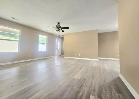 Living - 2427 Lambert Rd, Berea, KY 40403 photo 2 of 2